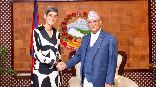 नेपालमा वैदेशिक लगानी बढाएर सहयोग गर्न स्वीस राजदूतलाई प्रधानमन्त्रीको आग्रह