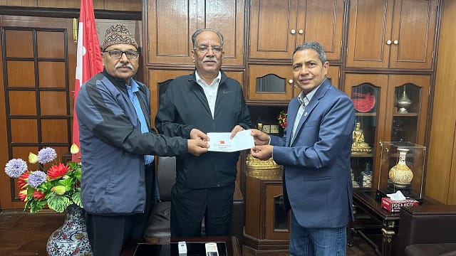 माओवादी केन्द्रको पश्चिम उपमहादेशीय संगठन समितिद्वारा दश लाख सहयोग
