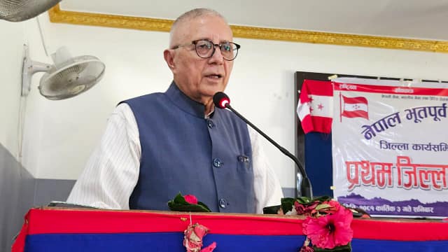 वर्तमान सरकार ढल्दैन तर सरकार सरकार जस्तो भएर चल्नुपर्छ : कोइराला