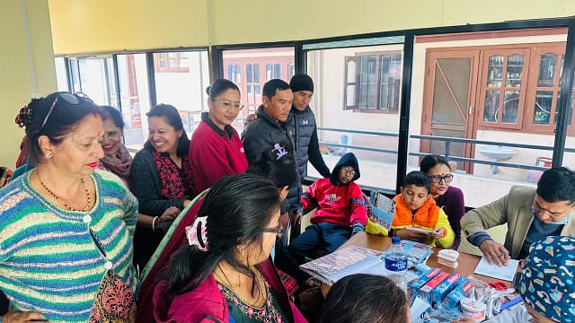 पब्लिक नेपाल डेन्टल हस्पिटल एण्ड पोलिक्लिनिकद्वार निःशुल्क  टुथपेस्ट वितरण
