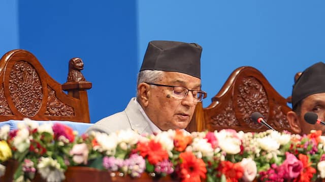 स्वास्थ्य बीमा कार्यक्रमलाई पुनर्संरचना गरी दिगो बनाइने